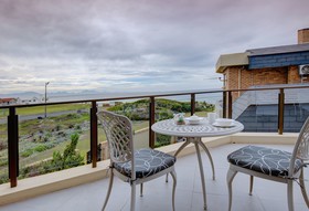 African Oceans Manor on Beach