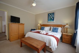 Bayside Lodge and Villas