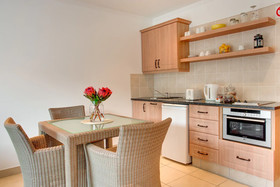 Limoni Luxury Suites