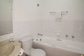 Brookes Hills Suites