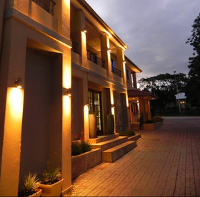 VJ's Guesthouse & Restaurant