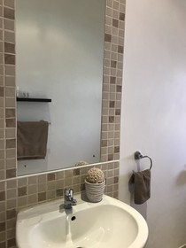 VJ's Guesthouse & Restaurant