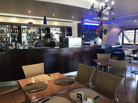 VJ's Guesthouse & Restaurant