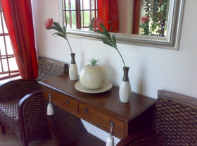 VJ's Guesthouse & Restaurant