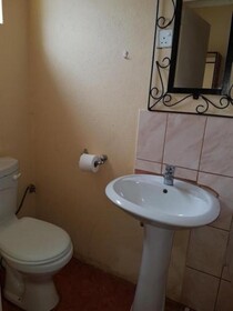 Zuus Lodge & Tours