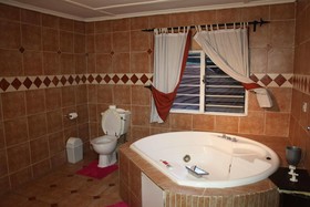 Africanza Lodge and Restaurant