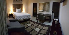 Pamo Hotel & Restaurant