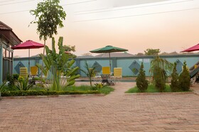 Golden Hills Lodge