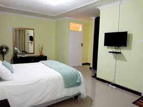 Sago Palm Executive Lodge