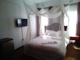 Kuku Royal Lodge