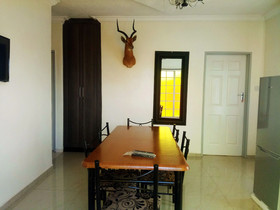 Losin Guest House