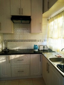 Losin Guest House
