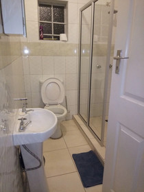 Losin Guest House