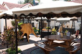 Mpofu Bed & Breakfast