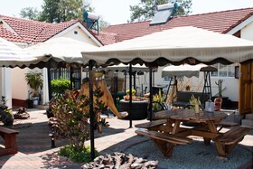 Mpofu Bed & Breakfast