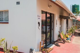 Mpofu Bed & Breakfast