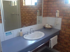 Centrepoint Motel