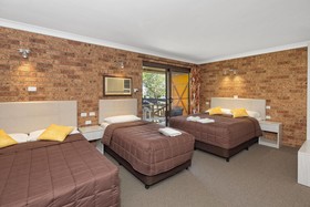 Sapphire Palms Motel