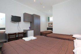 Sapphire Palms Motel