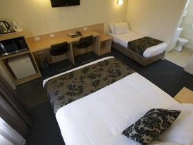 Club Motel and Apartments