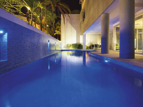 Oaks Metropole Hotel