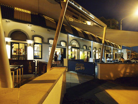 Oaks Metropole Hotel
