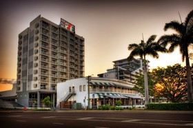 Oaks Metropole Hotel