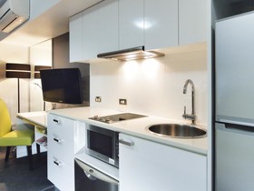 Oaks Metropole Hotel