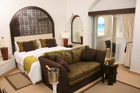 Oaks Metropole Hotel