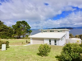 Manfield Seaside Bruny Island