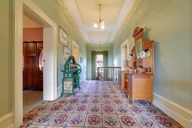 Glen Osborne House