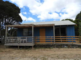 Somerset Beachside Cabin and Caravan Park