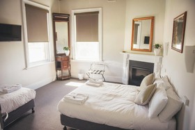 Deloraine Hotel