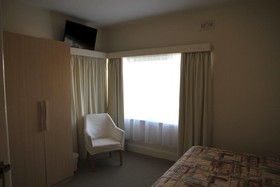 Barclay Motor Inn