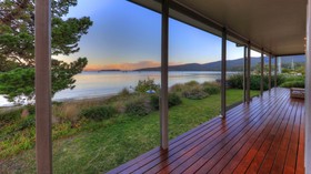 Tides Reach - Essentially Tas Dover