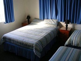 The Waratah Hotel