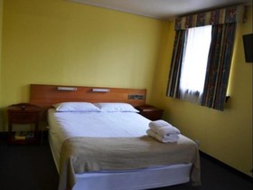 The Welcome Stranger Hotel