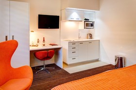 Mantra Charles Hotel