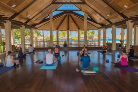 Manchebo Beach Resort & Spa