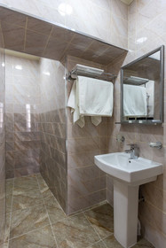 Baku Palace Hotel & Hostel