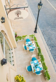 Two Seasons Boutique Hotel