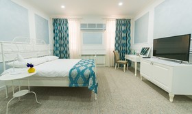 Two Seasons Boutique Hotel