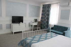 Two Seasons Boutique Hotel