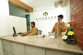 Richmond Hotel And Suites