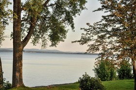 La cache du Lac Champlain by C Hôtels