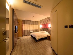 Ibis Shanghai New Hongqiao Hotel