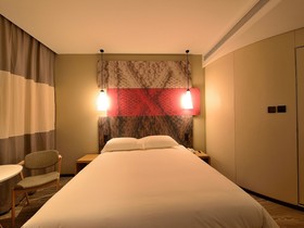 Ibis Shanghai New Hongqiao Hotel