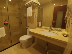 GreenTree Alliance Shenzhen Fanshen Metro Station Hotel