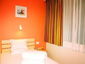 7Days Inn Shenzhen Huang Bei Ling Metro Station