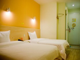 7Days Inn Shenzhen Huang Bei Ling Metro Station